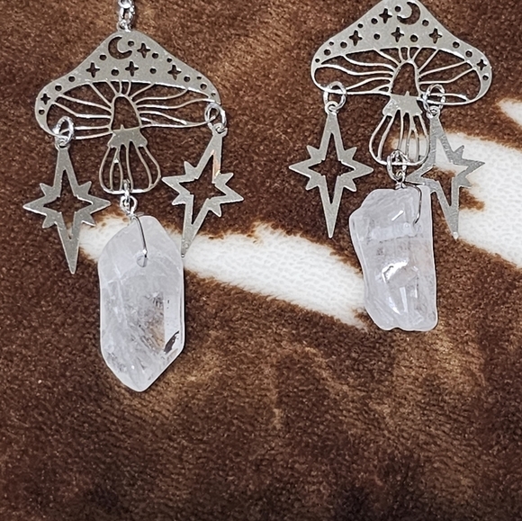 Natural Irregular Quartz Pendant Mushroom Design Dangle Earrings Alloy Jewelry - Picture 2 of 3